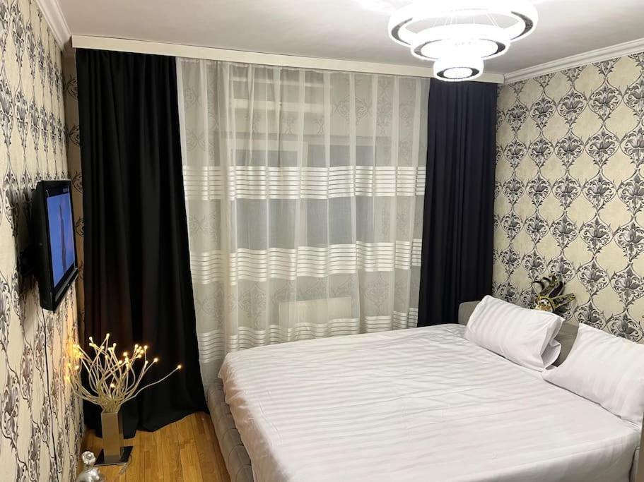Charming Apartment/King Size Bed بوخارست المظهر الخارجي الصورة